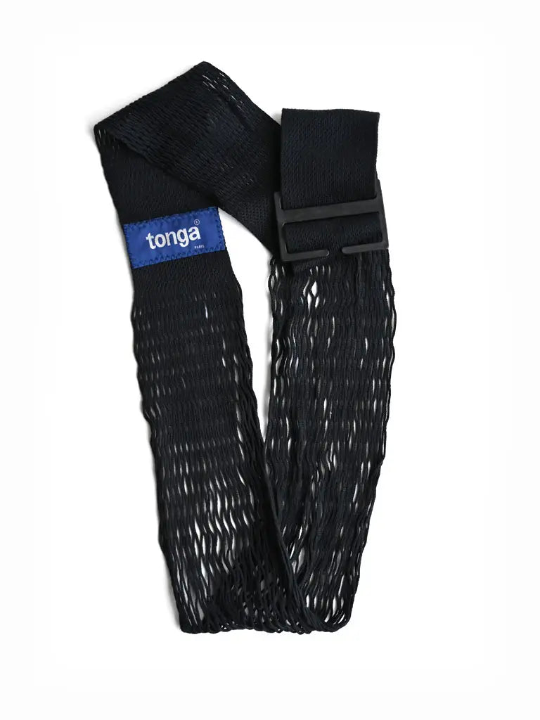 Hands-free carrying with the ergonomic Tonga baby sling